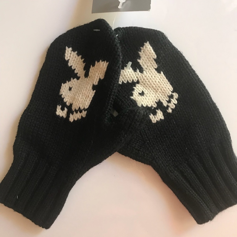 Playboy knitted Gloves 🧤 in Black NWT